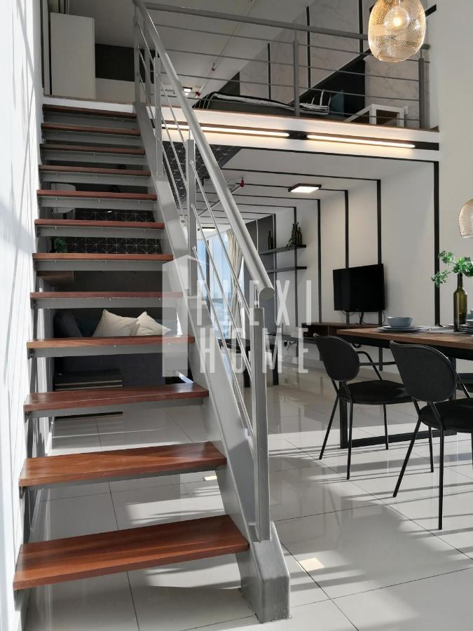 Apartment Pinnacle Pj, Romantic View, 1-4 Guests Designed Duplex By Flexihome-my *